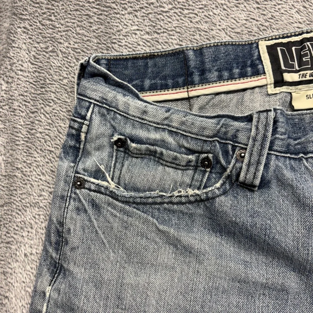 Levi's 514 Slim Straight Jeans Mens 34x30 Blue Good Light Wash Denim Zip Fly